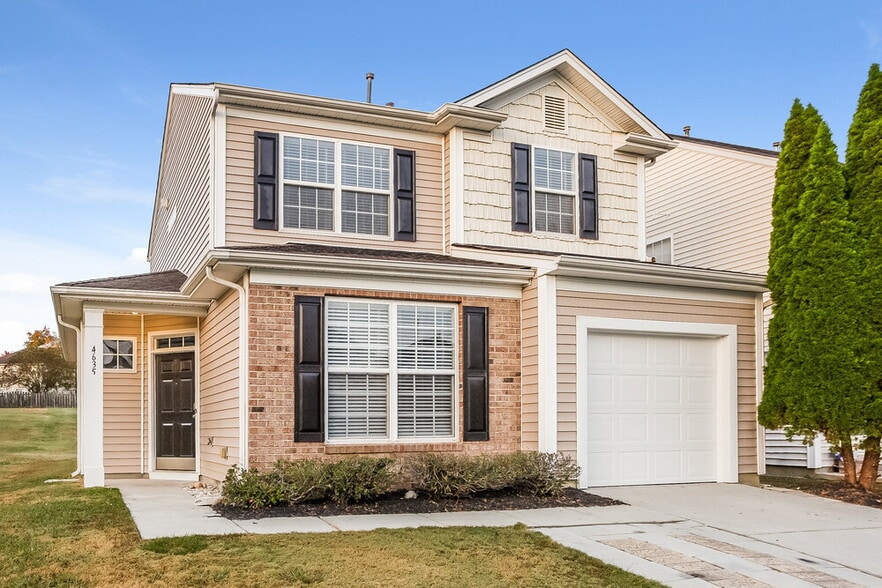 Building Photo - 4635 Abercromby St