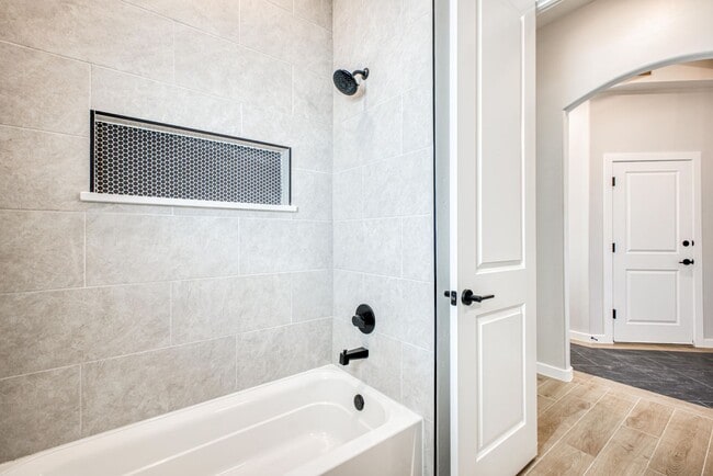 Building Photo - Beautiful East side House 4 bed-2.5 baths, part of The  Club that includes Swimming Pool, Gym, Te...