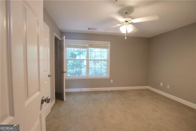 Building Photo - 460 S Barnett Shoals Rd