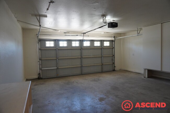 Building Photo - Cozy home located in Southeast Bakersfield