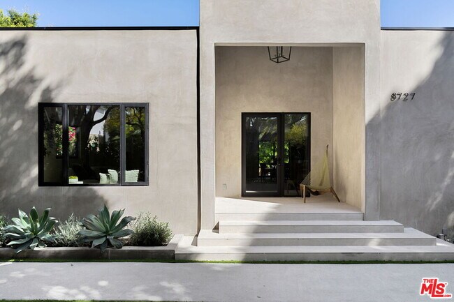 Building Photo - 8727 Rangely Ave
