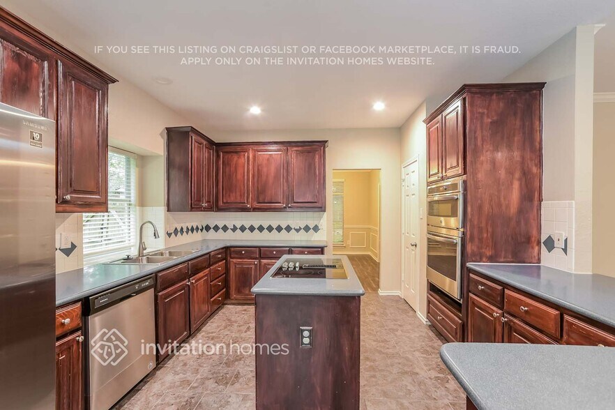 Building Photo - 6517 Forest Park Dr