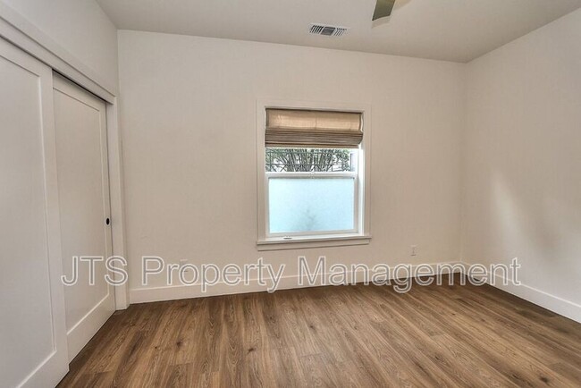 Building Photo - 809 Figueroa St