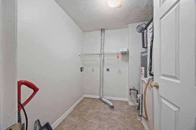 Building Photo - 6823 Meadow Creek Dr