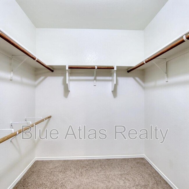 Building Photo - 1340 Levi Ln