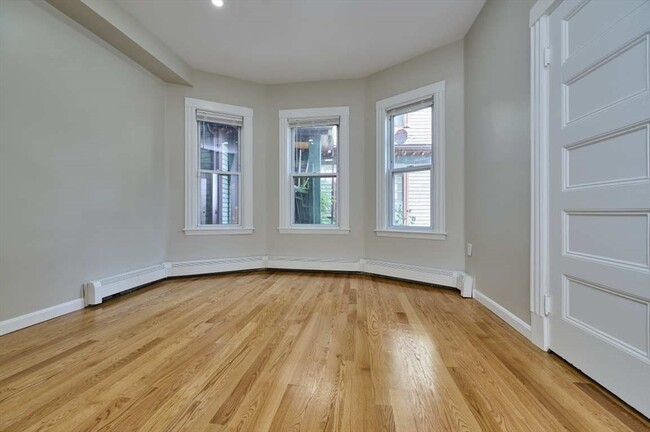 Building Photo - 27 Ellery St