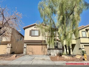 Building Photo - ADORABLE 4 BEDROOM 2.5 BATHROOM HOME