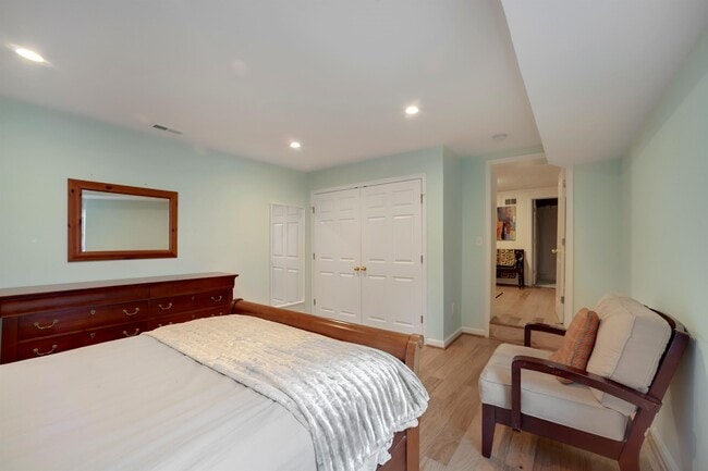 Building Photo - 4518 Chase Ave