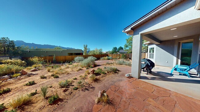 Building Photo - Partially Furnished Home