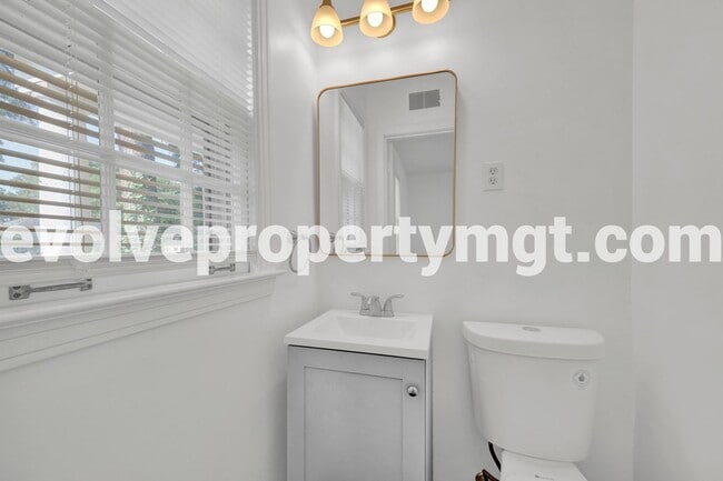 Building Photo - STUNNING RENOVATION IN PRIME LOCATION!! $5...