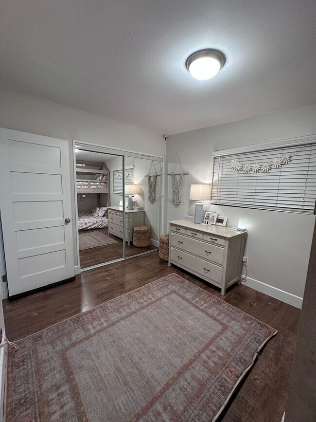 Building Photo - Open Floor Plan in this Stunning 3 bedroom 2 bath home in Imperial Beach!