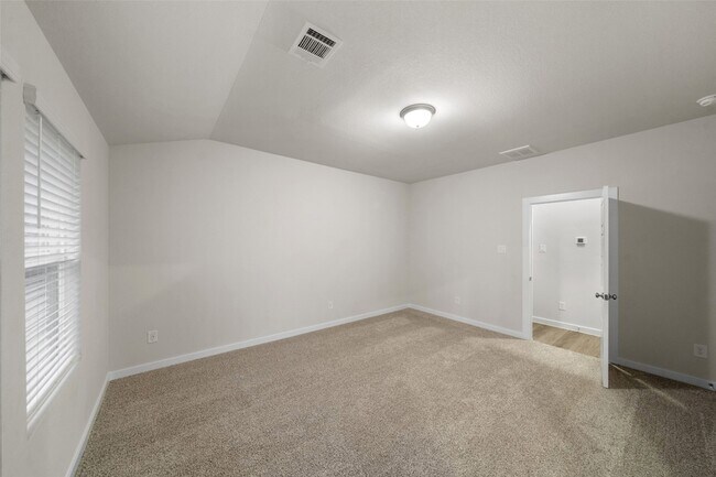 Building Photo - 18123 Martin Pines Dr