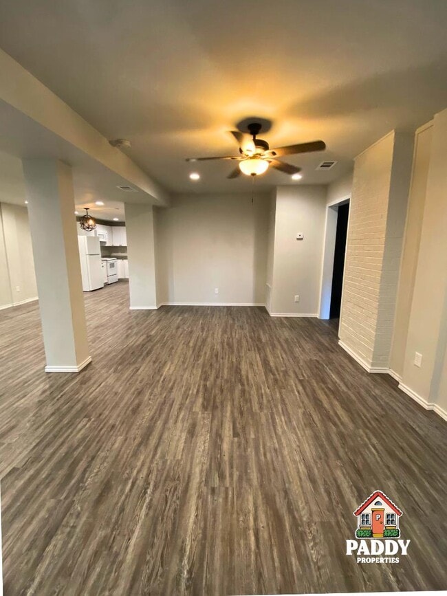 Building Photo - 202 E Arkansas St