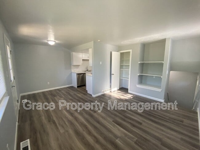 Building Photo - 774 W Cleveland Cir