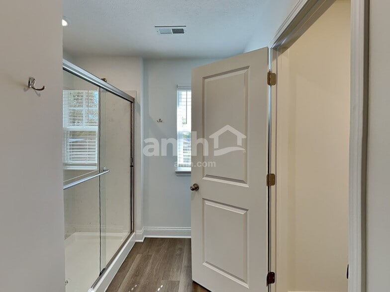 Building Photo - 1089 Broyles Xing SW