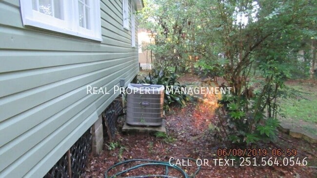 Building Photo - 335 Azalea Cir W