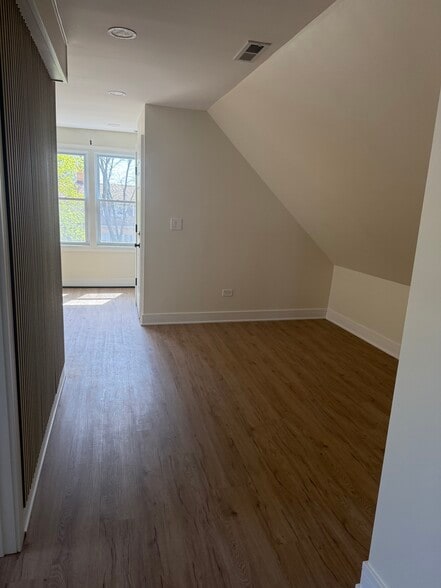 Building Photo - 5102 W Belden St