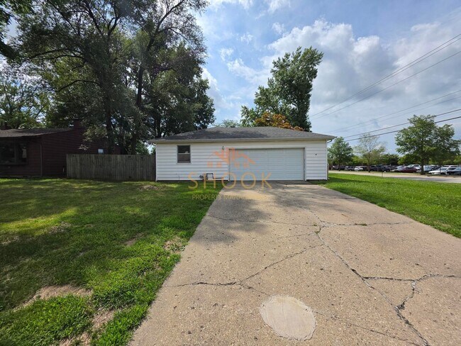 Building Photo - FRESH 4 BR HOME CLOSE TO EVERYTHING IN WEST LAFAYETTE