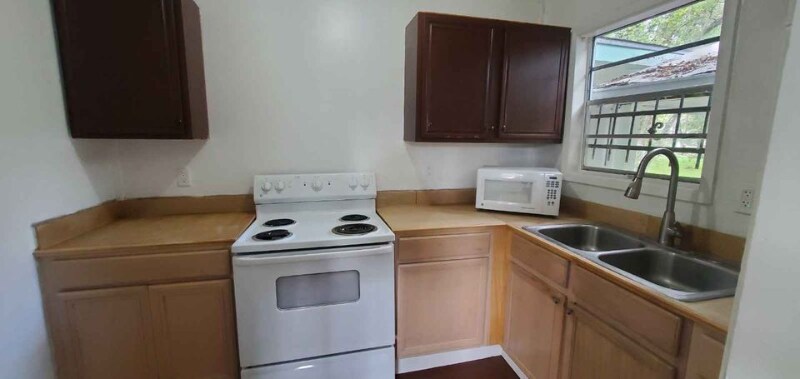 Building Photo - 2270 Johnson St