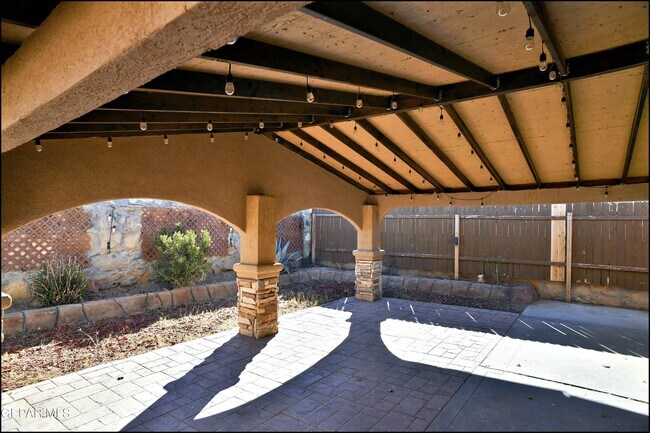 Building Photo - 3020 Tierra Mina Dr