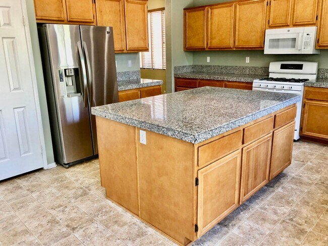Building Photo - 24829 River Oak Ct
