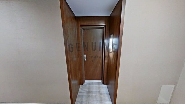 Building Photo - 2Bd 2Ba Spacious Newport Bay Front Condo