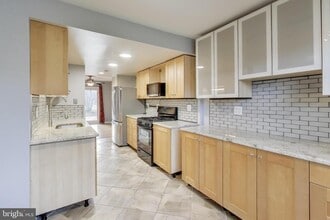 Building Photo - 5769 Yellowrose Ct