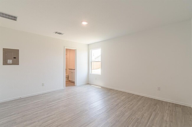 Building Photo - 6406 Reuben Kemper
