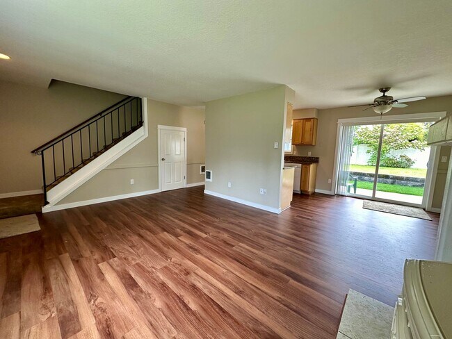 Building Photo - LF1460-B