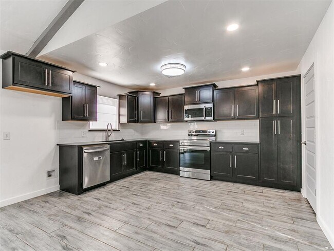 Building Photo - 2808 SW 88th St