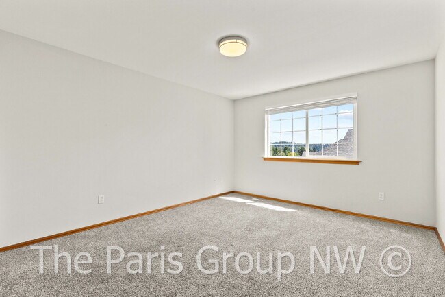 Building Photo - Beautiful Central Bothell Home. Great Floor Plan! Open Lvg Spaces, Office, Bonus Room  + XL Bedro...