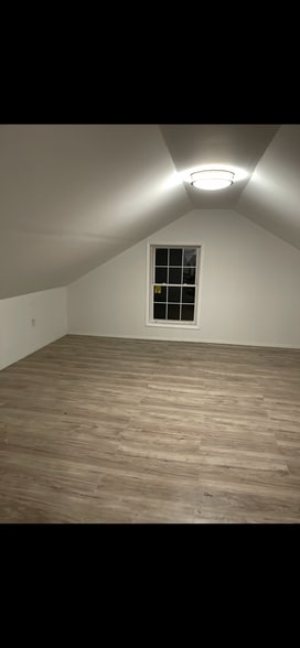 Master bedroom - 326 Cottage Grove Rd