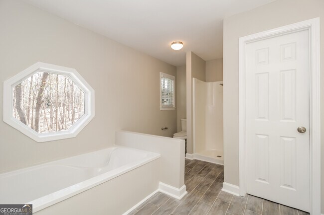 Building Photo - 215 Allatoona Highland Dr