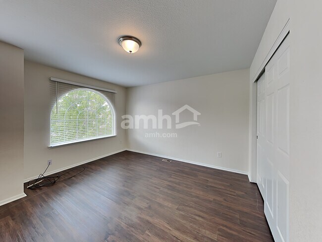 Building Photo - 9836 Kenton Cir