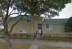 Building Photo - 500 E 95th St