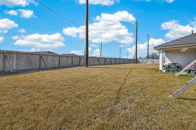 Building Photo - 1102 Rayburn Dr