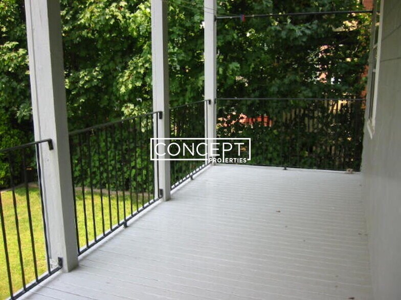 Building Photo - 38 Cherry St