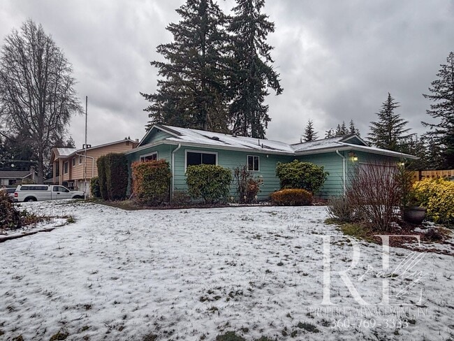 Building Photo - Cozy 3-Bedroom Home in Desirable Poulsbo Neighborhood
