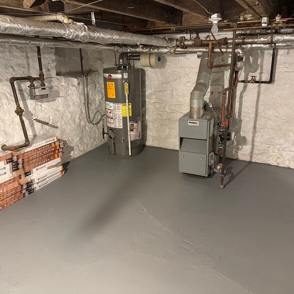 Building Photo - 316 Ella St