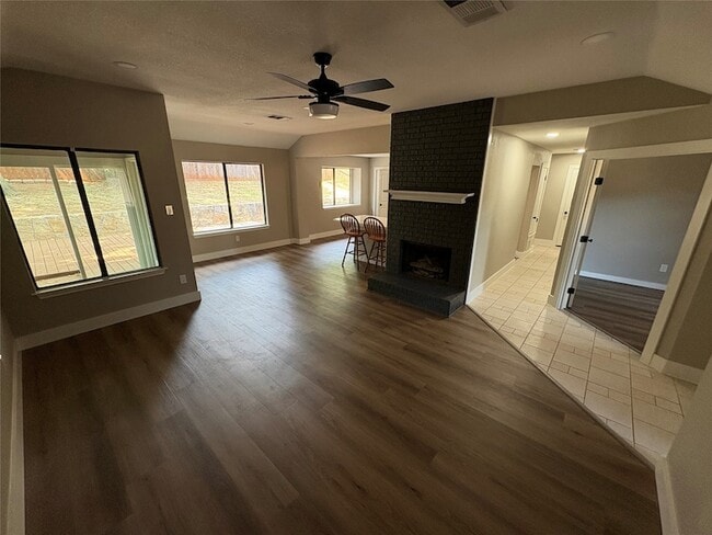 Building Photo - 2710 Vistaview Dr