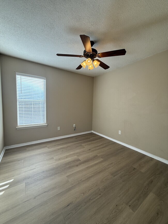 Building Photo - 2523 110th St