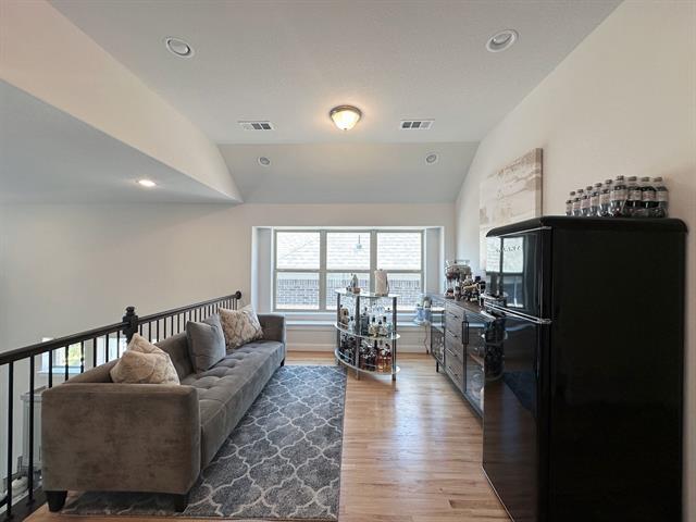 Building Photo - 8721 Paradise Dr