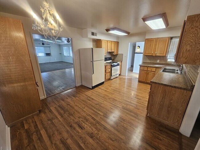 Building Photo - 3bed 2bath Northwest Reno Home, A must see