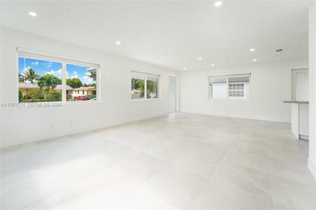 Building Photo - 857 W 34th St