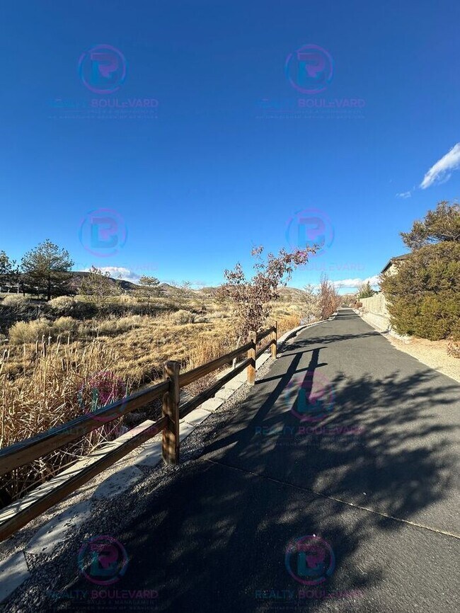 Building Photo - 1/2 Month Free - Look & Lease Same Day!!! Spacious 4-Bedroom 3 Bath, 3 Car Garage Home with Loft,...