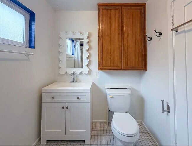 Building Photo - 4027 Ocean Dr