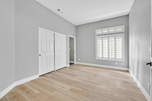 Building Photo - 8864 La Manga Ave