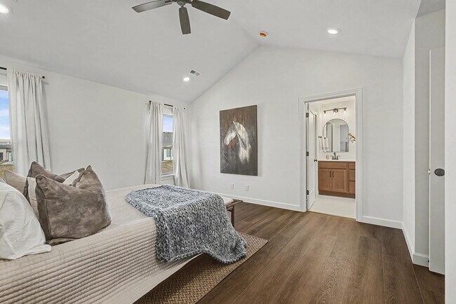 Building Photo - 4519 Estacada Dr