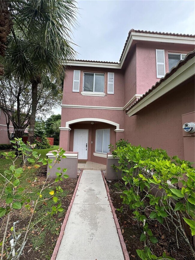 Building Photo - 7001 SW 164th Ct