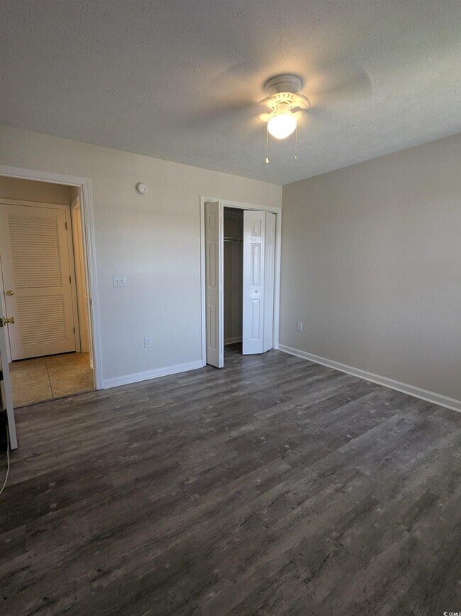 Building Photo - 627 Waterway Village Blvd